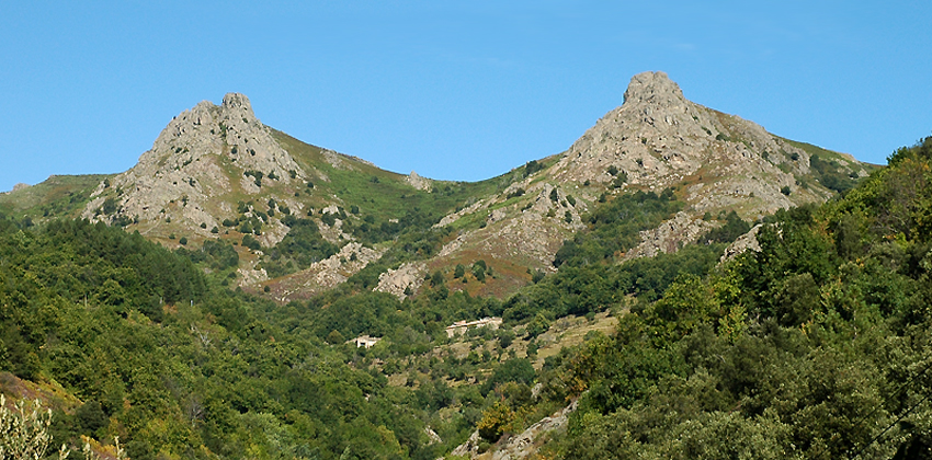 Pic de Ladenne et rocher de Courcoussat randonnée en Ardèche